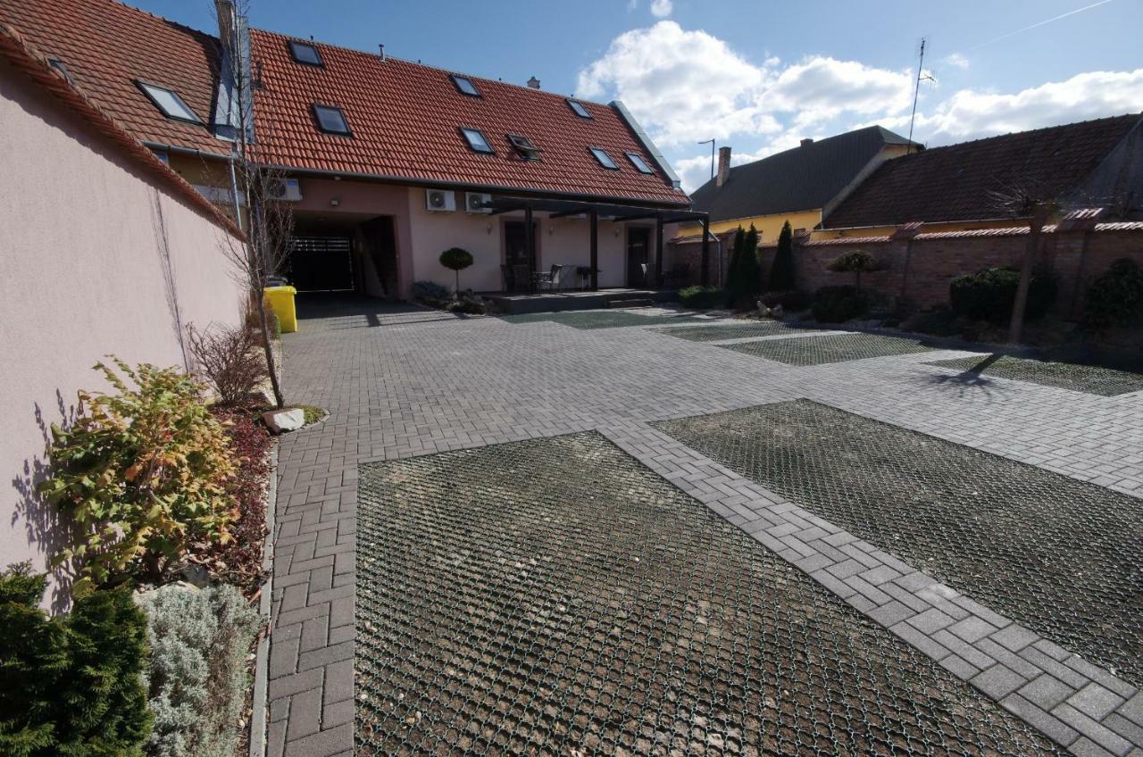Royal Residence Apartments Gyula Exterior foto
